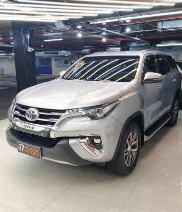 TOYOTA HILUX SW4 2.8 SRX 4X4 16V TURBO INTERCOOLER DIESEL 4P AUTOMÁTICO TOYOTA HILUX SW4 2.8 SRX 4X4 16V TURBO INTERCOOLER DIESEL 4P AUTOMÁTICO